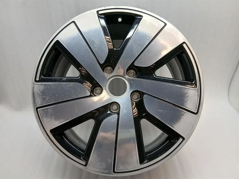 Porsche Taycan Porsche Taycan 9J Front Alloy Wheel 9J1601025B 8JX19 ET50 Front Rim Body type: Saloon
Fuel: ELECTRIC
