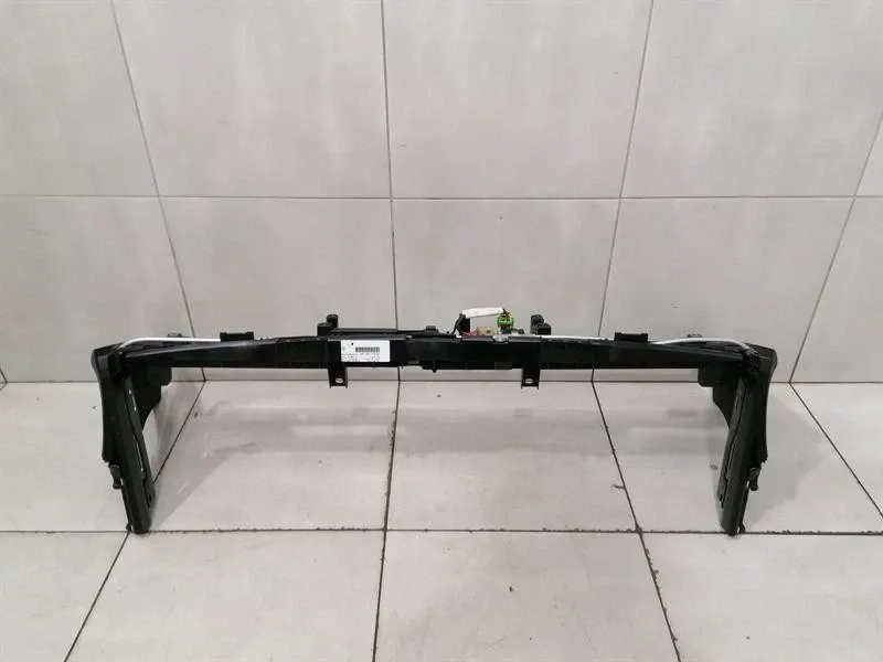 Porsche 911 (991) Porsche 911 991 Convertible Side Flap Set 99156147900 Top Trim Actuator Body type: Convertible
Fuel: Petrol