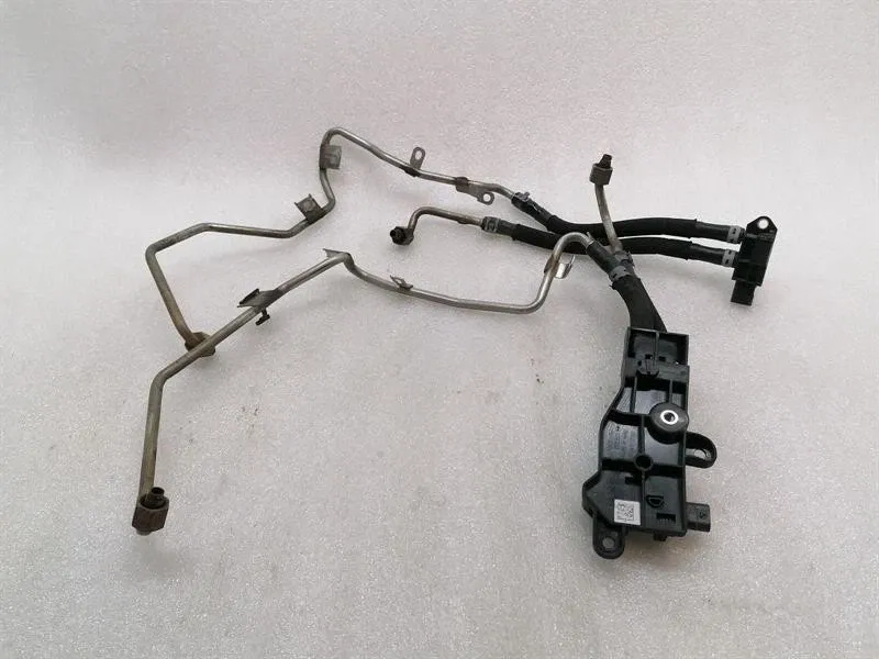 Porsche 911 (992) Porsche 911 992 fuel pressure sensor 992906052B fuel pressure sensor 992131191B Body type: Coupe
Fuel: Petrol