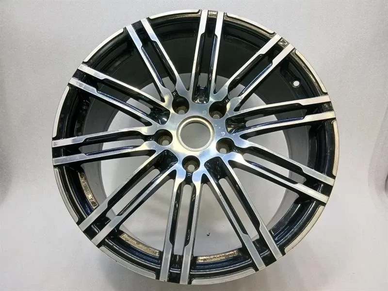 Porsche 911 (991) Porsche 911 991 Front Alloy Wheel 99136216106 8.5JX20 ET51 Front Rim Body type: Coupe
Fuel: Petrol