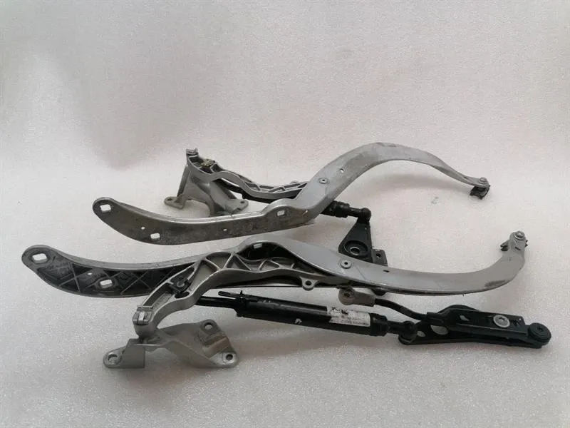 Porsche Boxster (987) Porsche Boxster 987 boat hinge set 987561565100 tailgate hinge 98756155200 Body type: Convertible
Fuel: Petrol