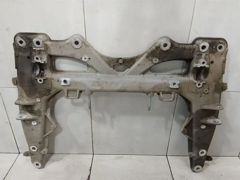 Porsche 911 (991) Porsche 911 991 Beam Subframe Front 99134108140 Front Axle Carrier Body type: Coupe
Fuel: Petrol