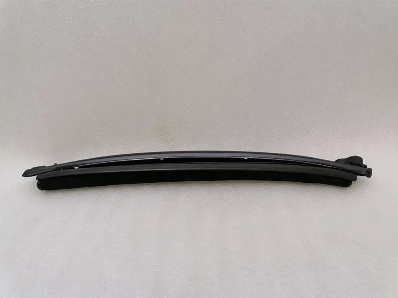 Mercedes-Benz A (W168) Mercedes SL R230 Roof Trim Seal A2307900598 Roof Seal Left A2307900566 Body type: Convertible
Fuel: Petrol