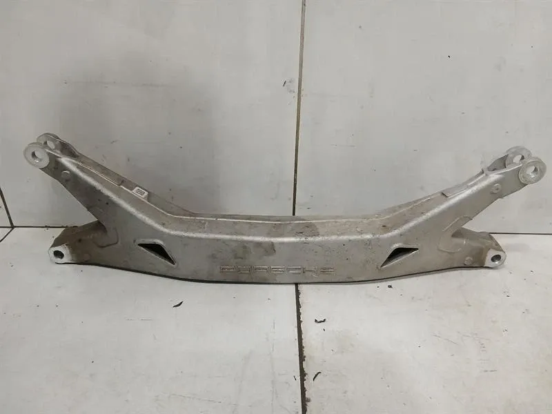 Porsche 911 (992) Porsche 911 992 GT3 subframe rear 9GT505105 axle frame rear axle Body type: Coupe
Fuel: Petrol