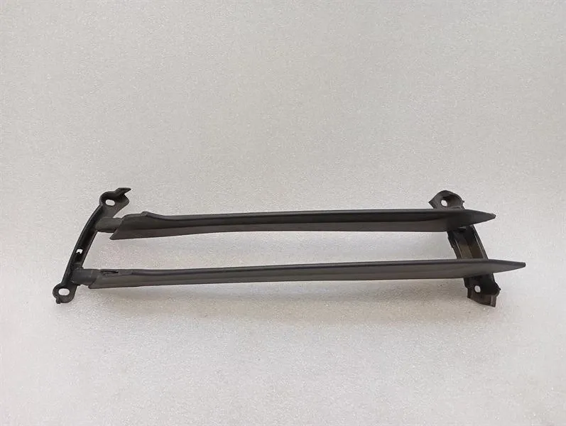Porsche 911 (991) Porsche 911 991 retaining frame 99150573300 retaining frame defect front left Body type: Convertible
Fuel: Petrol