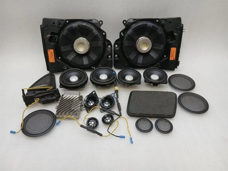BMW 4 (F32 / F33 / F36) BMW M4 F82 speaker set 9210151-04 speaker set Harman Kardon Body type: Coupe
Fuel: Petrol