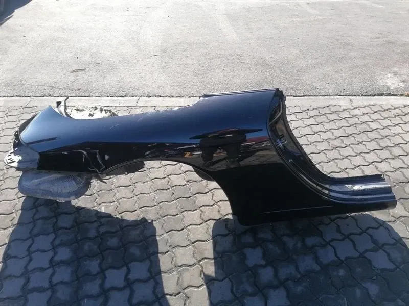 Porsche 911 (996) Porsche 911 996 convertible C2 rear right wing 99650396206 rear right wing Body type: Convertible
Fuel: Petrol