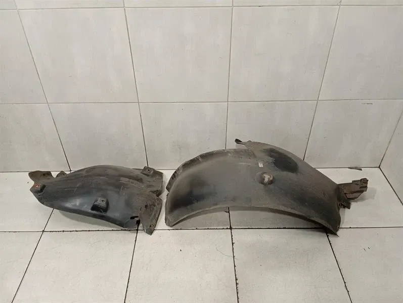 Porsche 911 (996) Porsche 911 996 Wheel Arch Liner RR 99650462402 Wheel Arch Cover 99650457401 Body type: Coupe
Fuel: Petrol