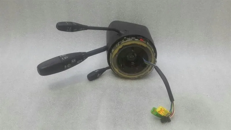 Mercedes-Benz SLK (R171) Mercedes SLK R171 wiper stalks A1715400945 indicator switch steering column switch Body type: Convertible
Fuel: Petrol