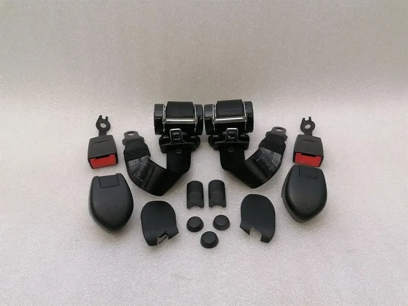 Porsche 911 (997) Porsche 911 997 rear seat belt set 99780303502 seat belt rear set coupe Body type: Coupe
Fuel: Petrol