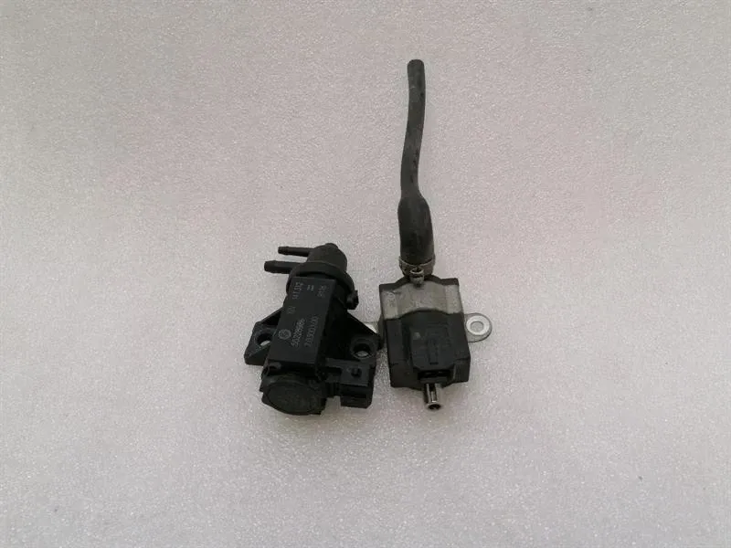 Ferrari California Ferrari California T F149 14-17 Reservoir 287732 Vacuum Valve Set Reservoir Body type: Convertible
Fuel: Petrol