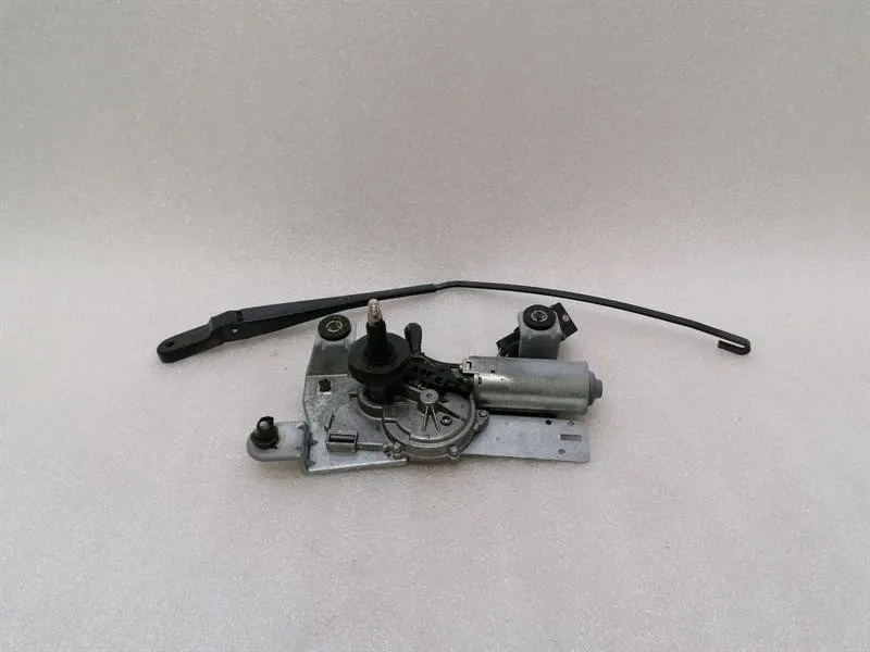 Porsche 911 (996) Porsche 911 996 Rear Wiper Motor 99662808000 Wiper Motor Rear Body type: Coupe
Fuel: Petrol