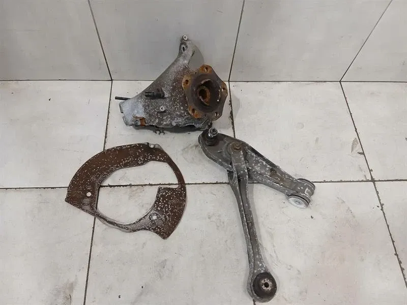 Porsche 911 (991) Porsche 911 991 Right Front Hub 99134115805 Wheel Bearing Housing Front Right Body type: Coupe
Fuel: Petrol