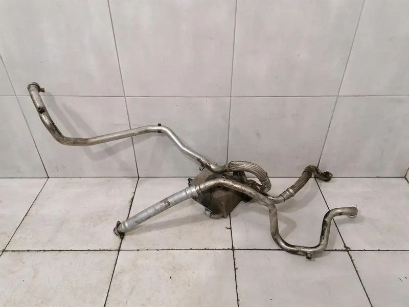 Audi R8 Audi R8 4S Performance Engine Oil Cooler 4S0117013 Oil Cooler Radiator Body type: Coupe
Fuel: Petrol