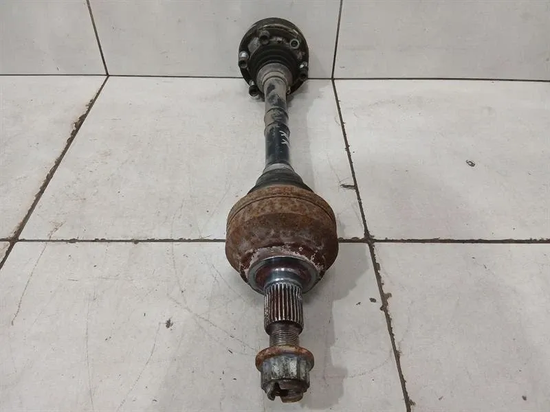 Audi R8 Audi R8 Type 42 V10 drive shaft rear Re 420501204B rear right drive shaft Body type: Coupe
Fuel: Petrol