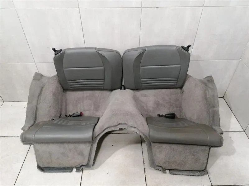 Porsche 911 (996) Porsche 911 996 Rear Seat Set 99652222102 Rear Seats Set 99652205102 Leather Body type: Coupe
Fuel: Petrol