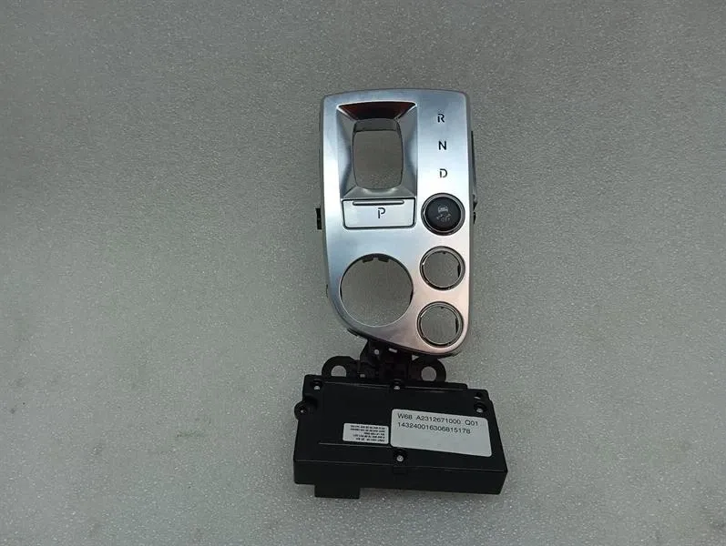 Mercedes-Benz A (W176) MERCEDES SL R231 CENTRE GEARSHIFT A2312670247 Gear Shift Linkage Cover AMG Body type: Convertible
Fuel: Petrol
