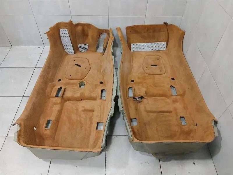 Ferrari California FERRARI CALIFORNIA T F149 14-17 FLOOR MATS MAIN CARPET LHD CARPET Body type: Convertible
Fuel: Petrol