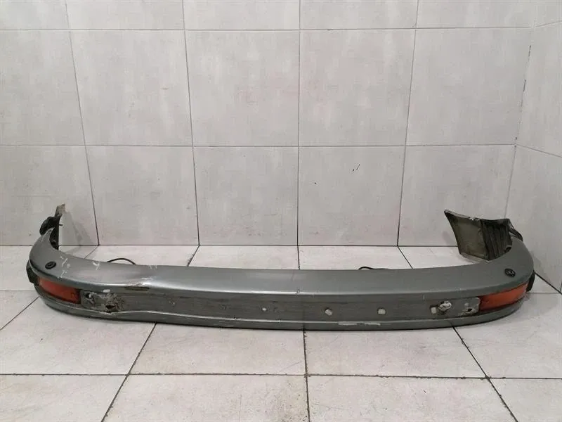 Porsche 911 Porsche 911 Carrera 3.2 1984-1989 Front Bumper 93050501103 Front Bumper Body type: Coupe
Fuel: Petrol