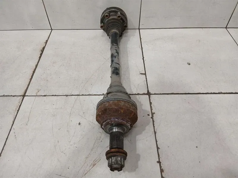 Audi R8 Audi R8 Type 42 5.2 V10 Left Rear Drive Shaft 420501203B Drive Shaft Rear Li Body type: Coupe
Fuel: Petrol