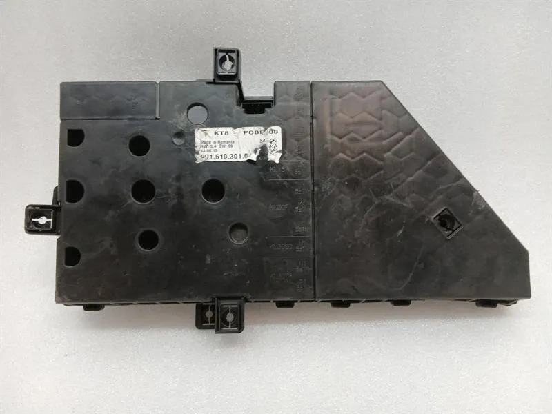 Porsche 911 (991) Porsche 911 991 Fuse Box 99161030103 Fuse Box Body type: Coupe
Fuel: Petrol