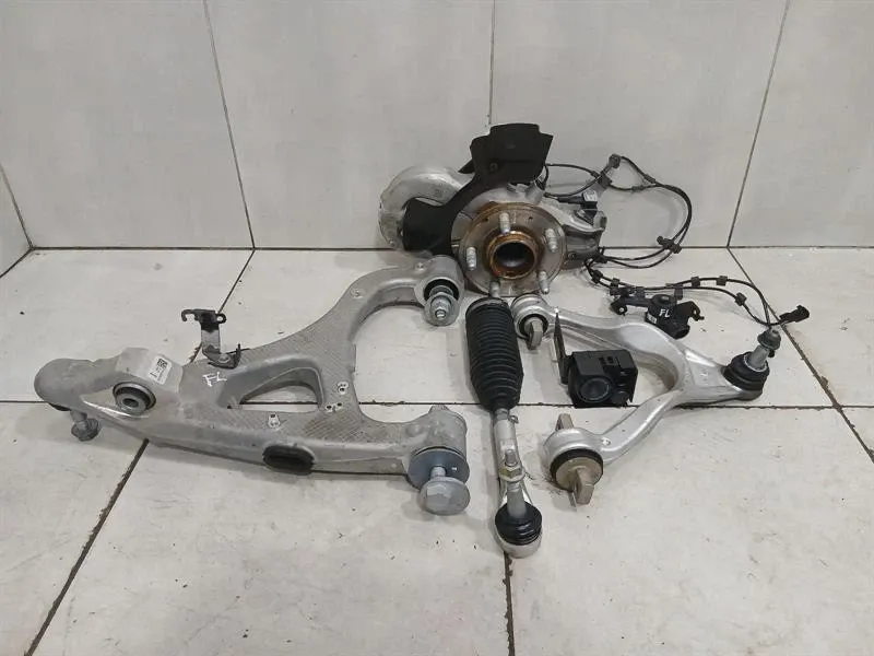 Chevrolet Corvette (C8) Chevrolet Corvette C8 Left Front Hub 84612177 Wheel Bearing Housing Front Left Z51