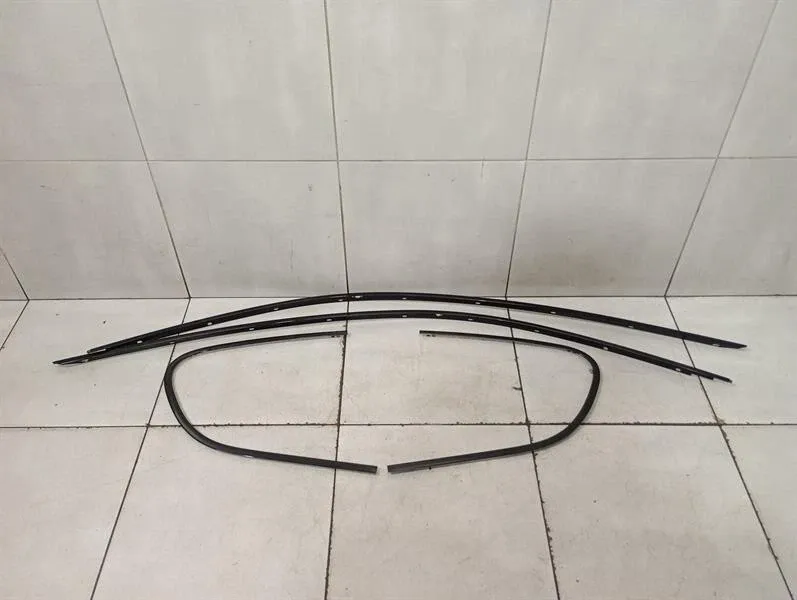 Maserati GranTurismo / GranCabrio Maserati Granturismo M145 Black Side Profile Moulding Set 82075200 Strip Set