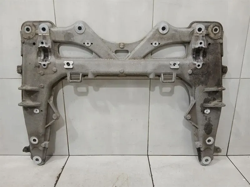 Porsche 911 (992) Porsche Cayman 718 GT4 Beam Subframe Front 99134108116 Front Axle Carrier Body type: Coupe
Fuel: Petrol