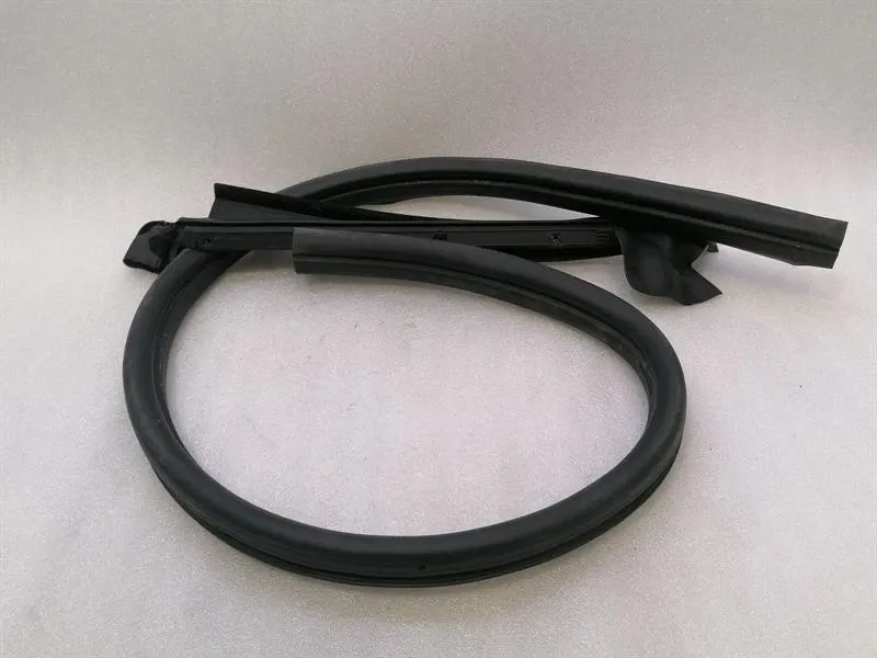 Ferrari California Ferrari California T F149 14-17 Door Seal 85263100 RIGHT SET Door Seals Body type: Convertible
Fuel: Petrol