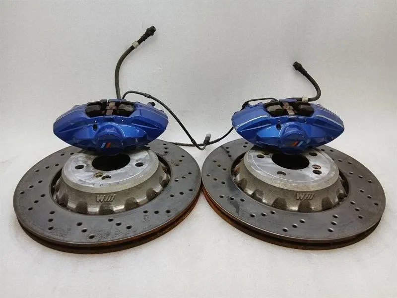 BMW 4 (F32 / F33 / F36) BMW M4 F82 rear brake caliper set 8046261 brake caliper rear set 8046262 M3 F80 Body type: Coupe
Fuel: Petrol