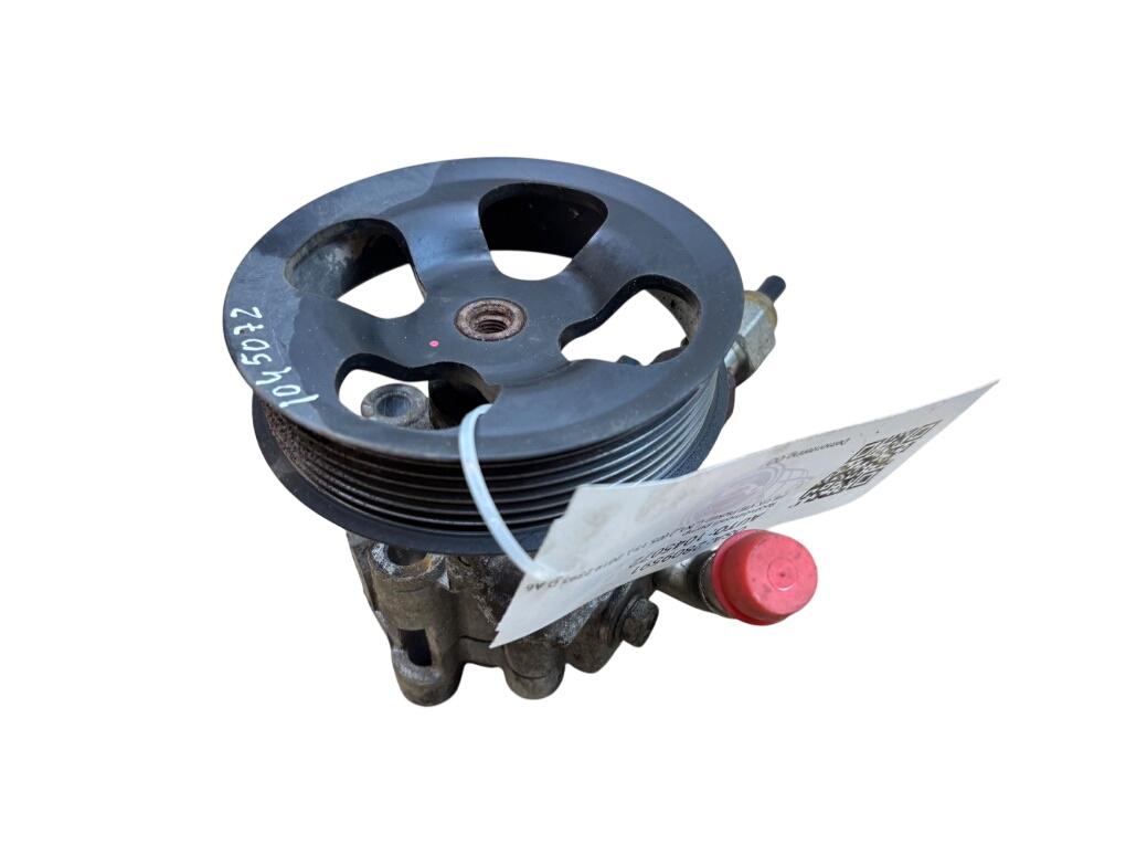 Toyota Hilux ohjaustehostimen pumppu 443100K130 Power steering pump TOYOTA HILUX VII...