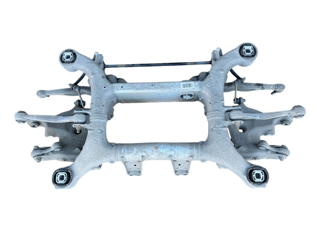 BMW 5 (F10 / F11) Taka-akselin palkki 33316799103 679380302 Rear axle Beam BMW 5 GRAN...