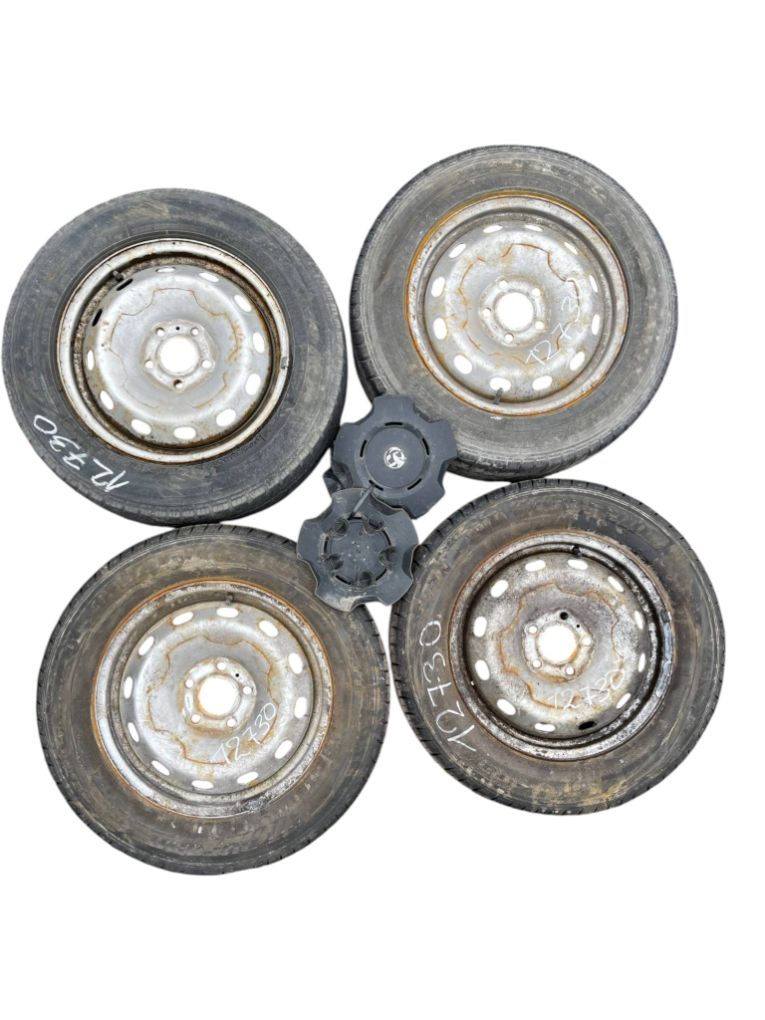 Opel Vivaro (B) Rim set With Tyres 4 pcs 6JX16 ET50 D66.1 5/114.3 Rim set With Tyres 4 p...