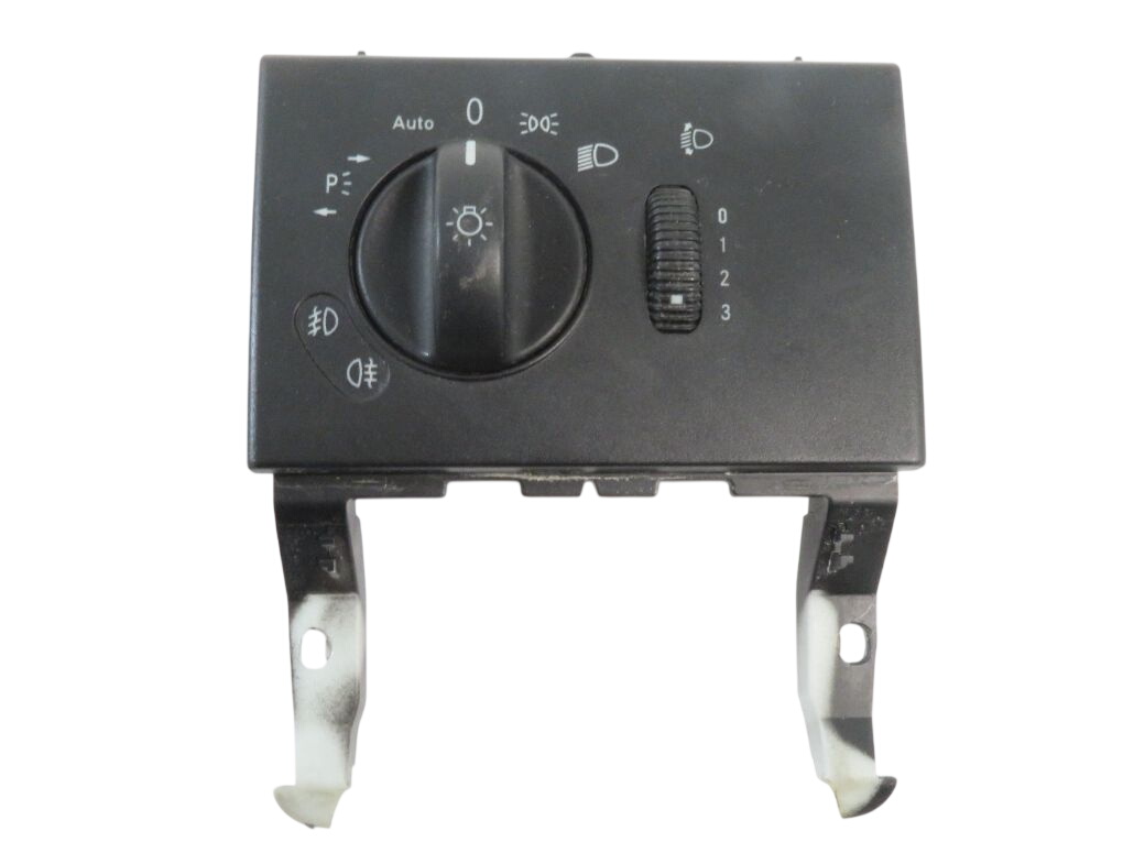 Mercedes-Benz Viano / Vito (W639) Headlight Switch A6399050100 Headlight Switch MERCEDES-BENZ VITO...
