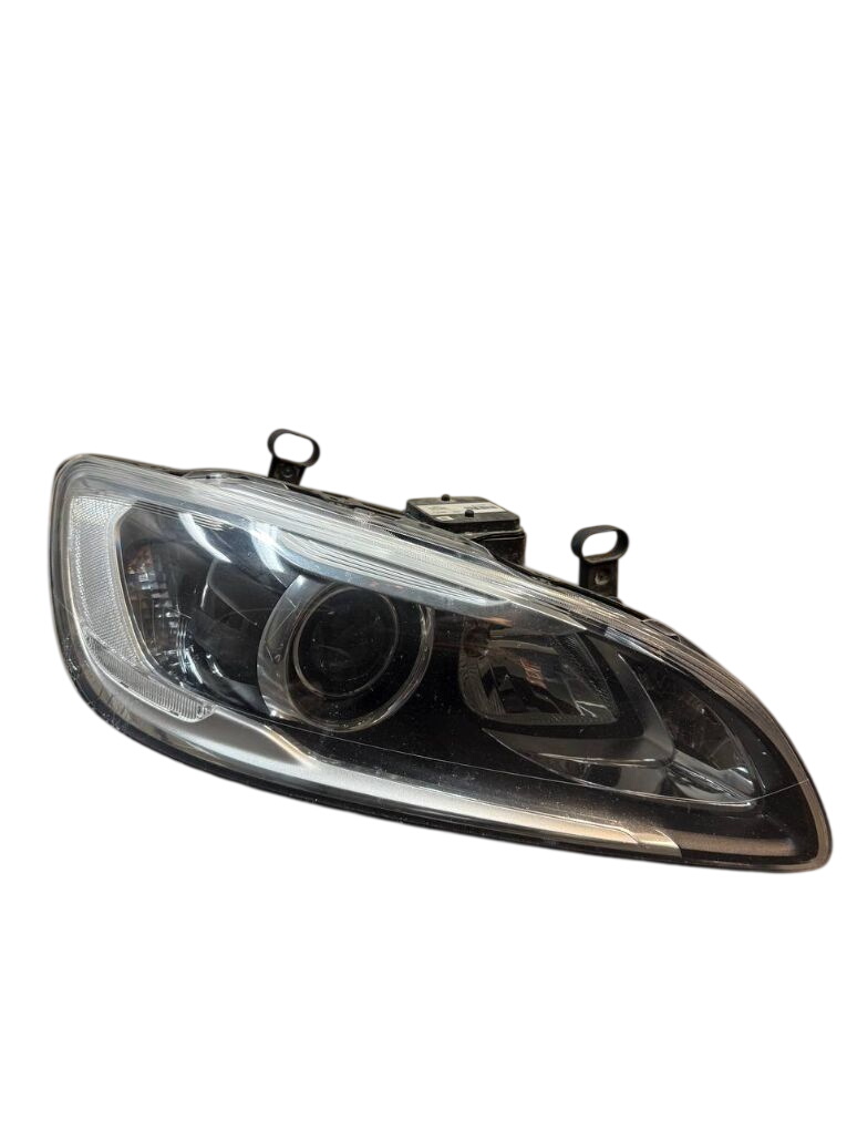Volvo S60 headlight right 31420109 Headlight right VOLVO S60 II / V60 I (...