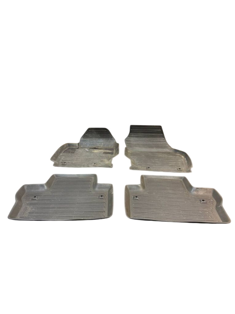 Volvo V70 Floor Mat Set Floor Mat Set VOLVO V70 III (BW) (2007-2016)

G...