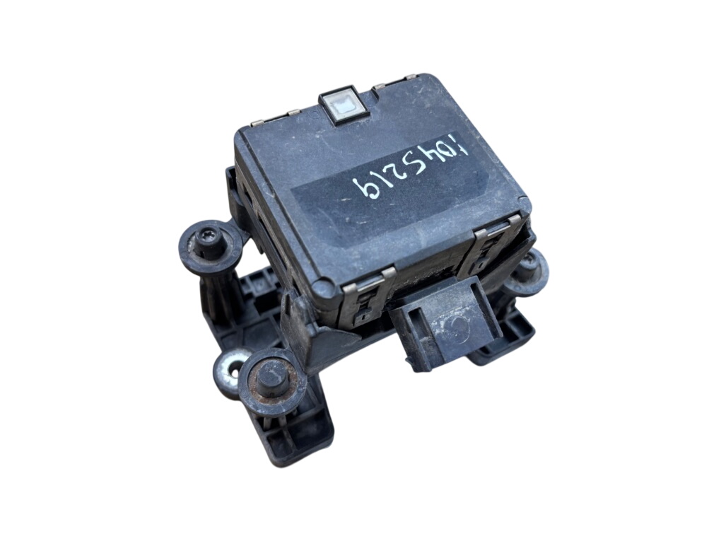 Volkswagen Passat (B8) Distronic radar / sensor 0203300379 0203300334 Distronic radar / sensor ...