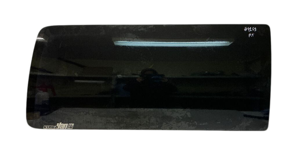 Chevrolet Express Chassis Side Window glass Rear Right 25859120 Chassis Side Window glass Rear Right C...