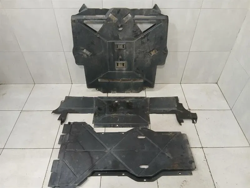 Porsche 911 (996) Porsche 911 996 Undertray Set 99650452702 Underbody Trim Set Defects Body type: Convertible
Fuel: Petrol