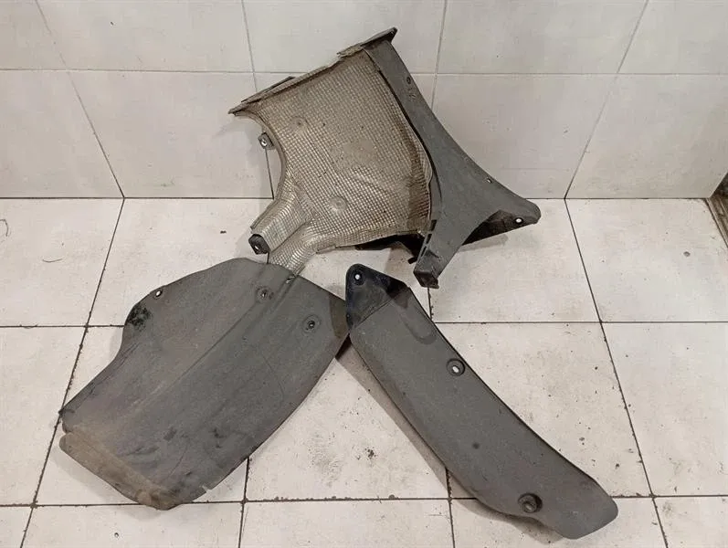 Porsche 911 (991) Porsche 911 991 Wheel Arch Liner 99150563201 RR Wheel Arch Cover 99150451002 Body type: Coupe
Fuel: Petrol