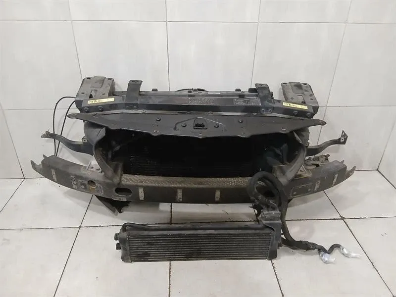 BMW 6 (E63 / E64) BMW M6 E63 RADIATOR PACK 2282732 RADIATOR PACKAGE SET FRONT END CARBON BEAM Body type: Coupe
Fuel: Petrol