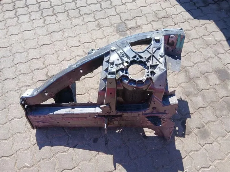 Porsche Taycan Porsche Taycan 9J Right Front Chassis Leg 9J1803208Y Right Front Wheel Arch Body type: Saloon
Fuel: ELECTRIC