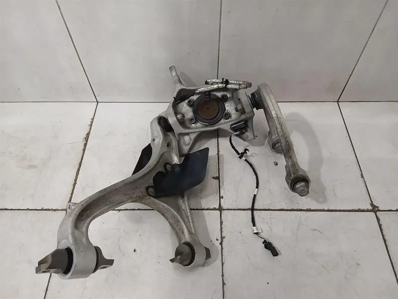 McLaren 720S Coupe Right Front Hub 14B0721CP Wheel Bearing Housing Front Right Brand/Model: MCLAREN 720S
Year: 2018
Engine: 39...