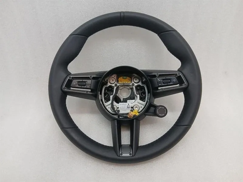 Porsche Taycan Porsche Taycan 9J Steering Wheel 9J1419091HFIA8 Steering Wheel HEATED HEATED Body type: Saloon
Fuel: ELECTRIC