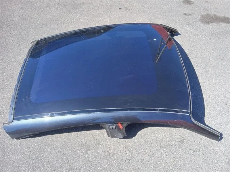Porsche Taycan Porsche Taycan 9J Sunroof 9J1877069Y Sunroof Body type: Saloon
Fuel: ELECTRIC