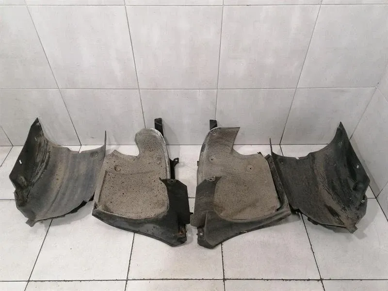 Porsche 911 (996) Porsche 911 996 rear wheel arch liner set 99650563100 defect wheel arch cover Body type: Targa
Fuel: Petrol