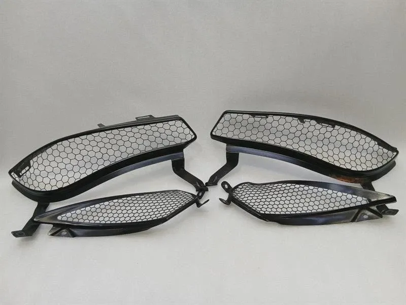 McLaren 720S Coupe Rear Grille 14A3605CP Rear Vent Grille Brand/Model: MCLAREN 720S
Year: 2019
Engine: 39...