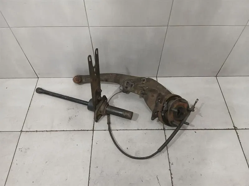 Porsche 911 Porsche 911 3.2 1984-1989 Right Rear Hub 91133151406 Wheel Bearing Housing Rear Rec Body type: Coupe
Fuel: Petrol