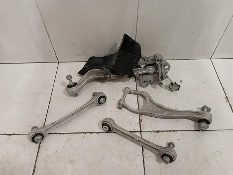 Porsche 911 (992) Porsche 911 992 Turbo AWD Right Rear Wishbone 9P1505311 Rear Right Wishbone Body type: Convertible
Fuel: Petrol