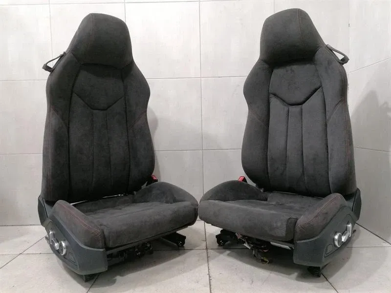 Audi R8 AUDI R8 4S SEATS R8 ALCANTARA SEATS INTERIOR SPORT ALCANTARA 18 WAY 4S0959760 Body type: Coupe
Fuel: Petrol